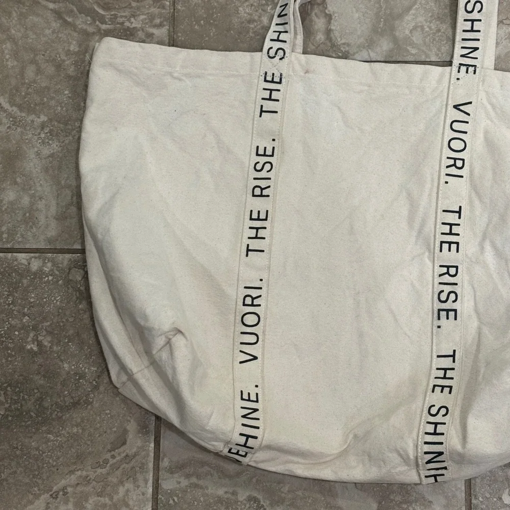 Vuori The Rise The Shine Canvas Tote Bag Cream‎ Oversized Shopper Gym Beach Bag